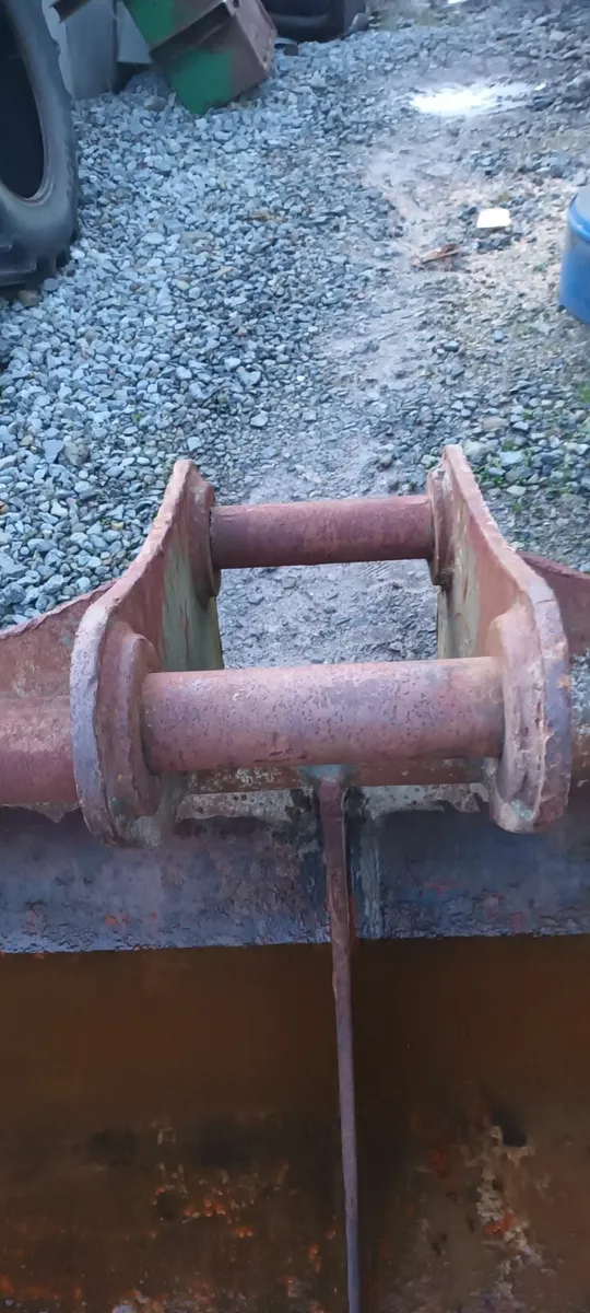 Digger bucket. - Image 4