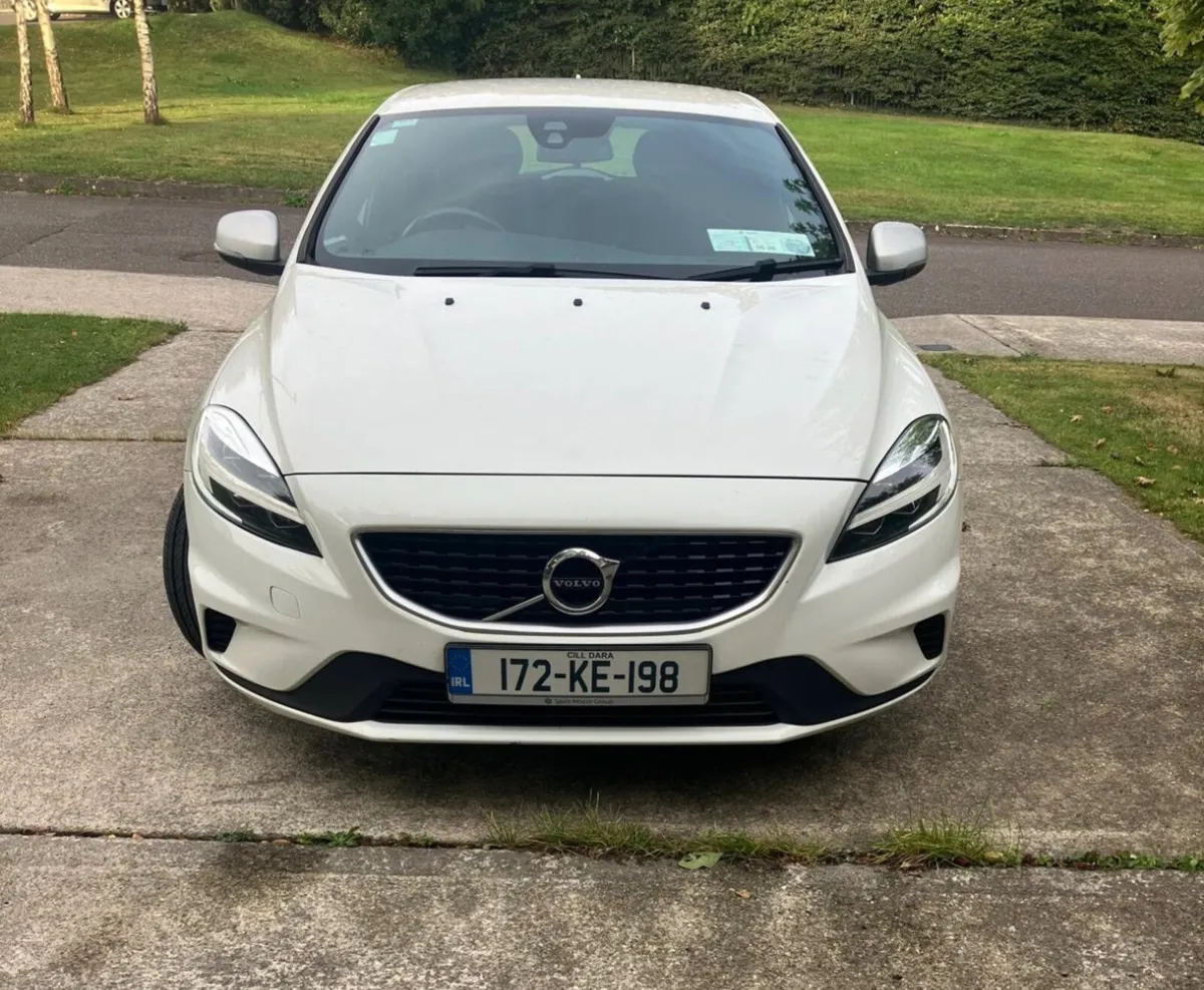 Volvo V40R (Sport) - Image 1
