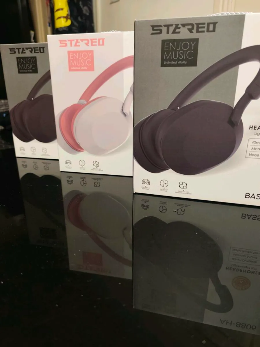 HEADPHONES - Image 4