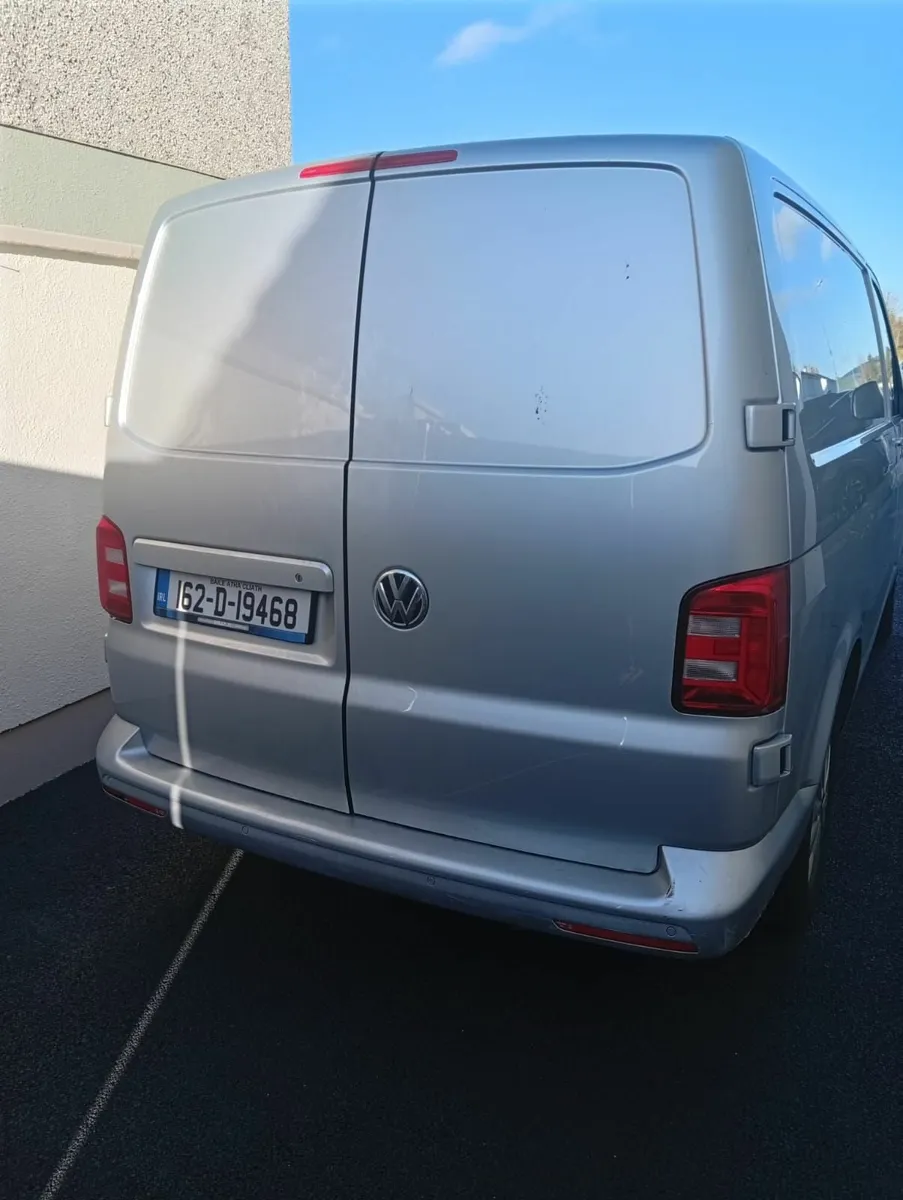 Volkswagen Transporter 2016 - Image 2