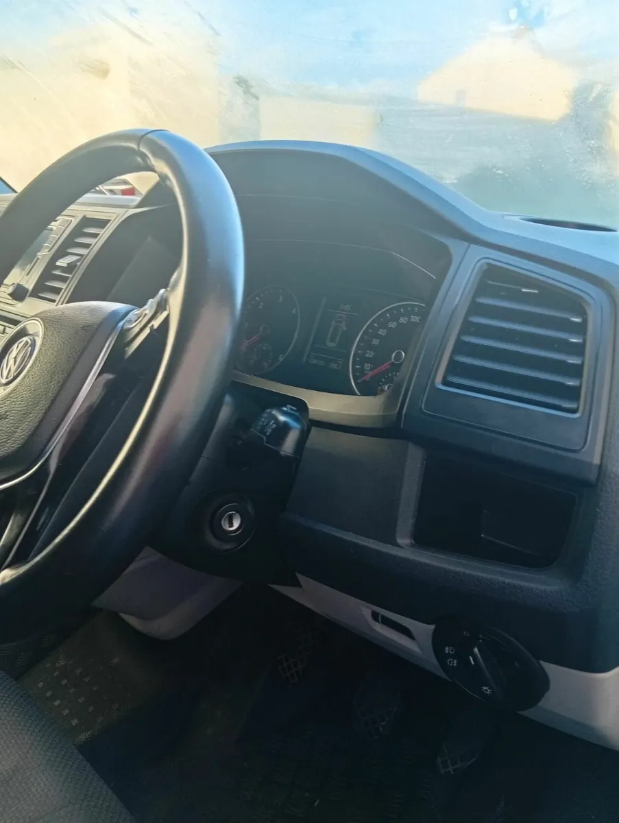 Volkswagen Transporter 2016 - Image 4