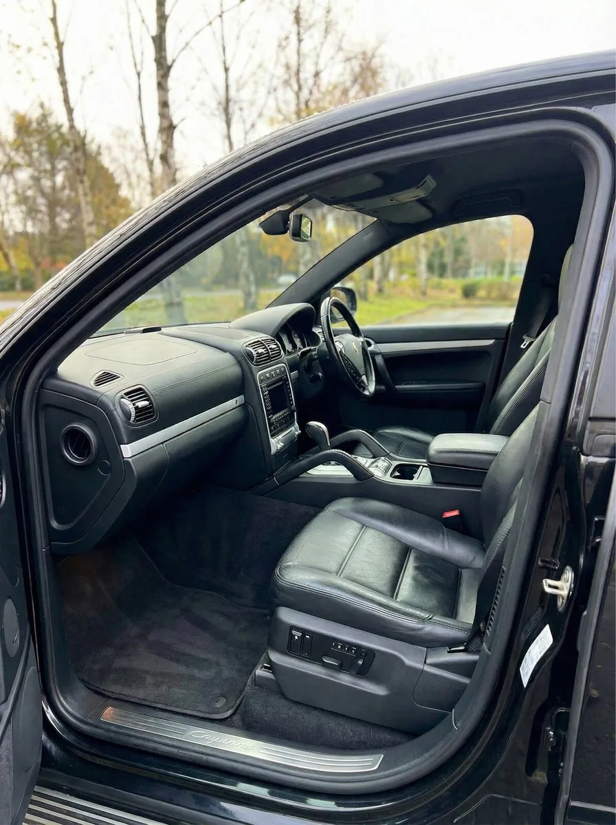 Porsche Cayenne - Image 2