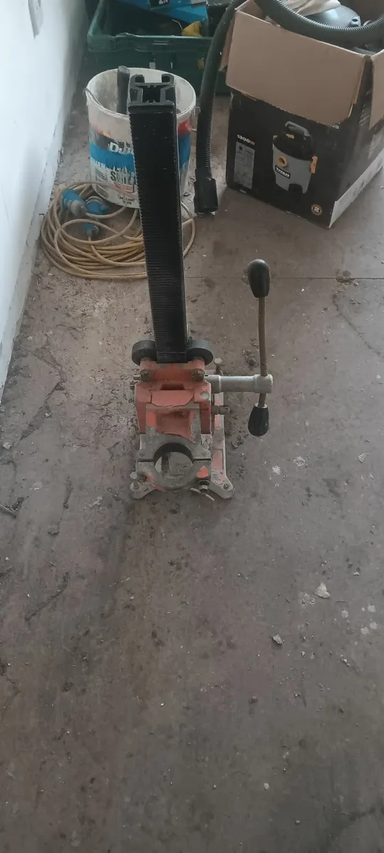 Core drill and rig - Image 2