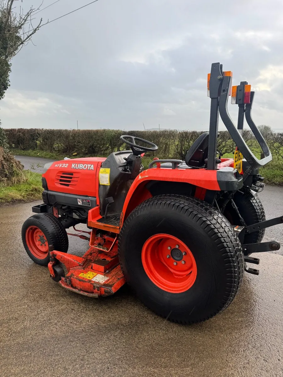 Kubota Compact Tractor with Mid Mower - Image 4
