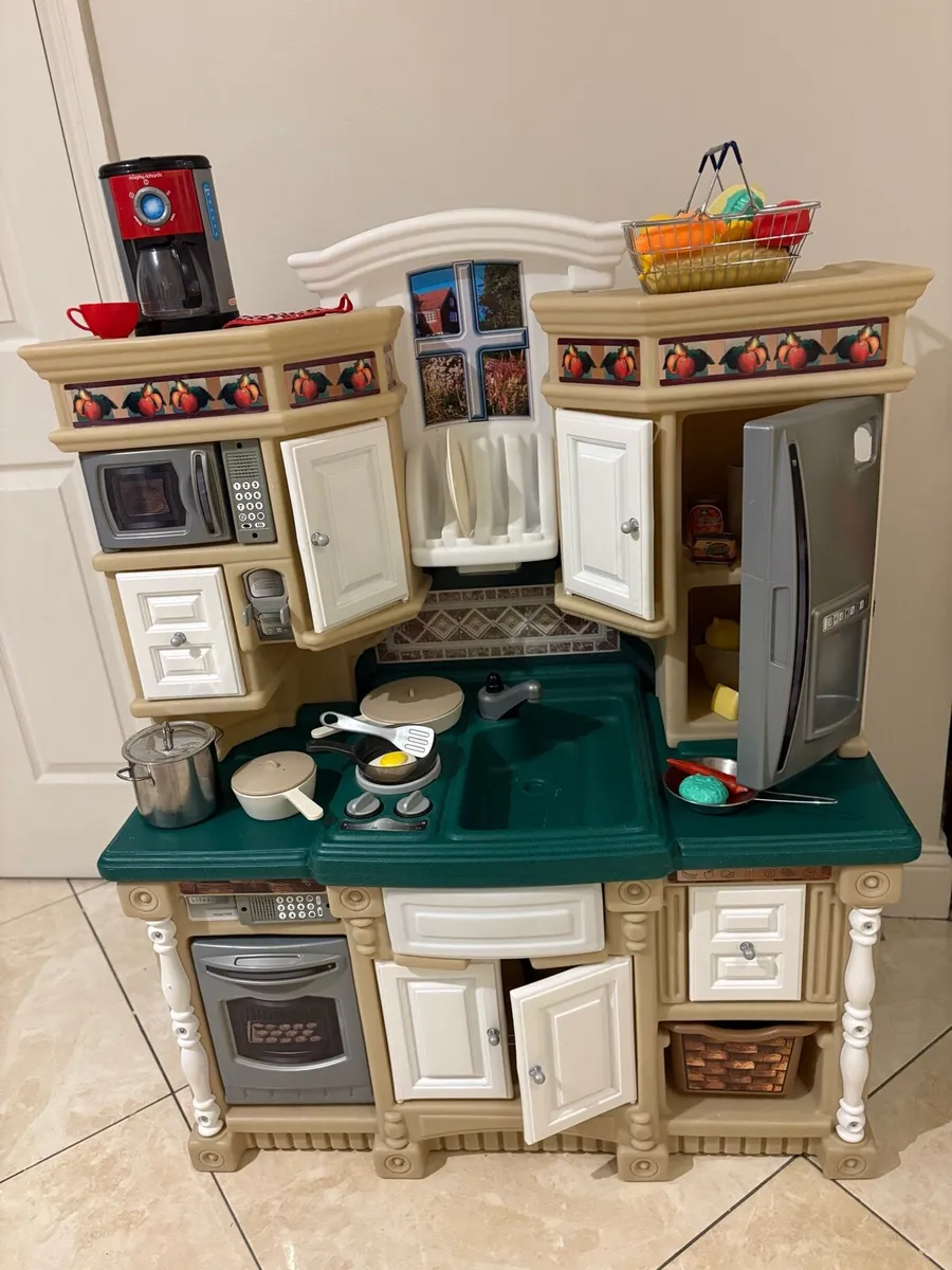 Toy Kitchen - Image 1