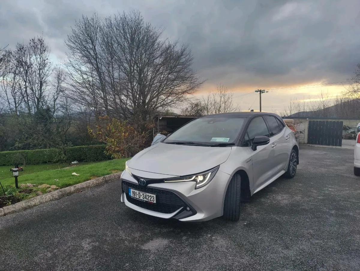 Toyota Corolla hybrid 1.8 Luna Sport - Image 1