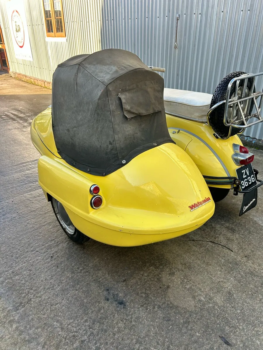 1961 Vespa sportique with bambini sidecar - Image 4