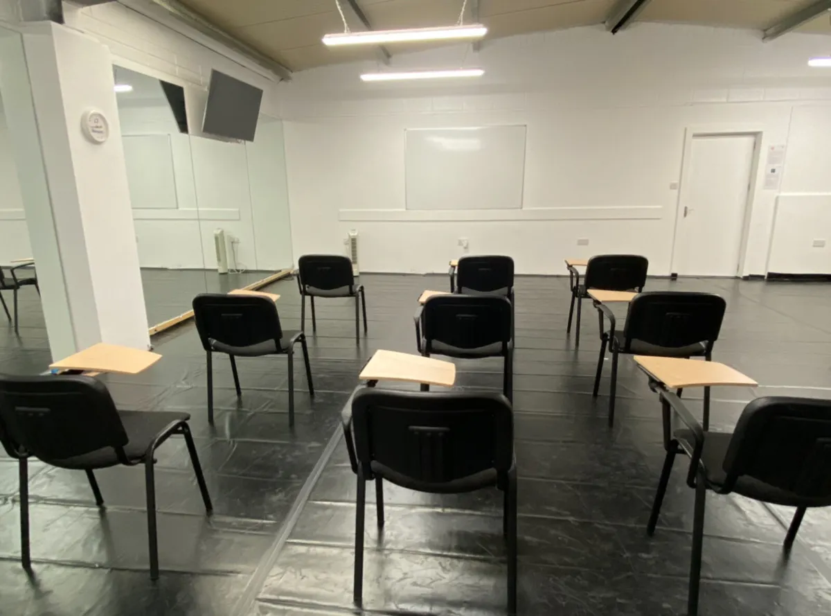 Chairs with writing table - Image 2