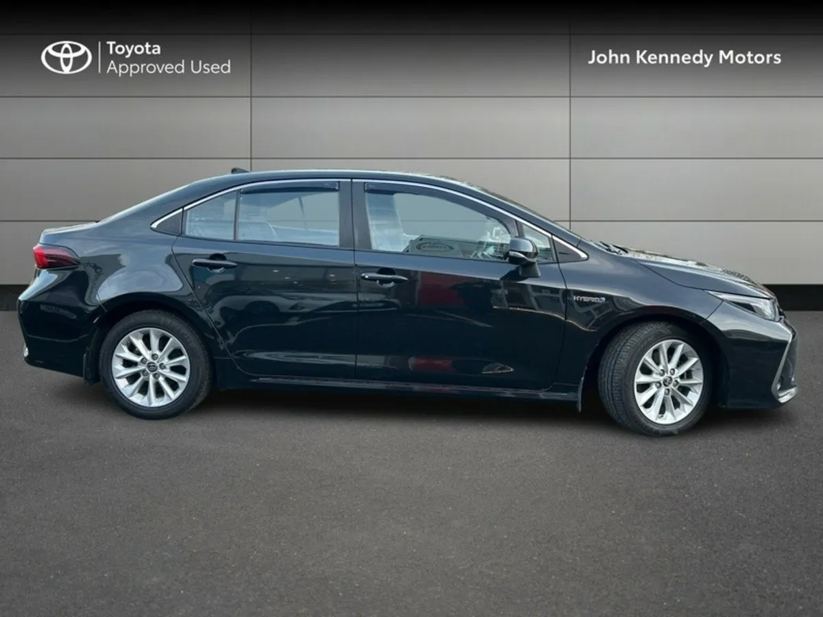 Toyota Corolla LUNA SALOON - Image 3