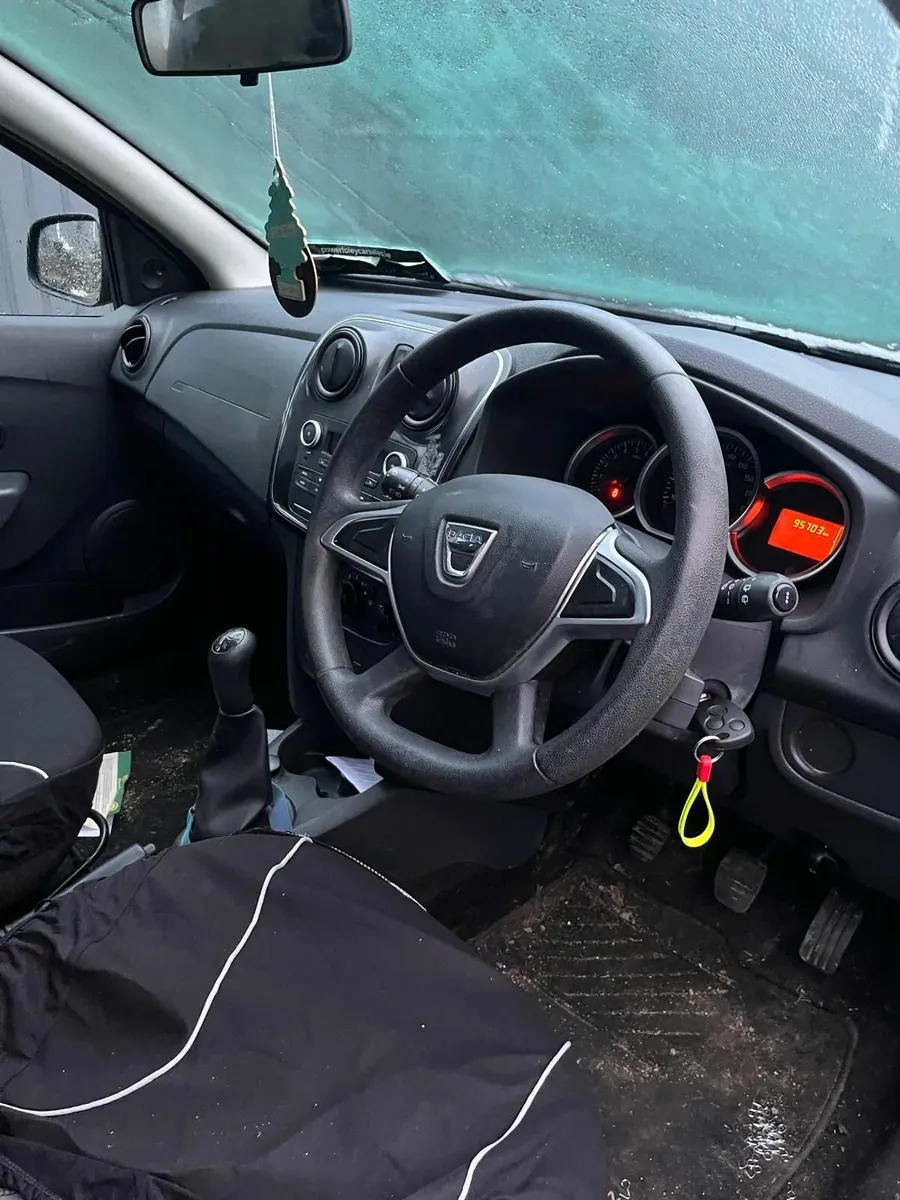 Dacia Sandero 2017 - Image 2