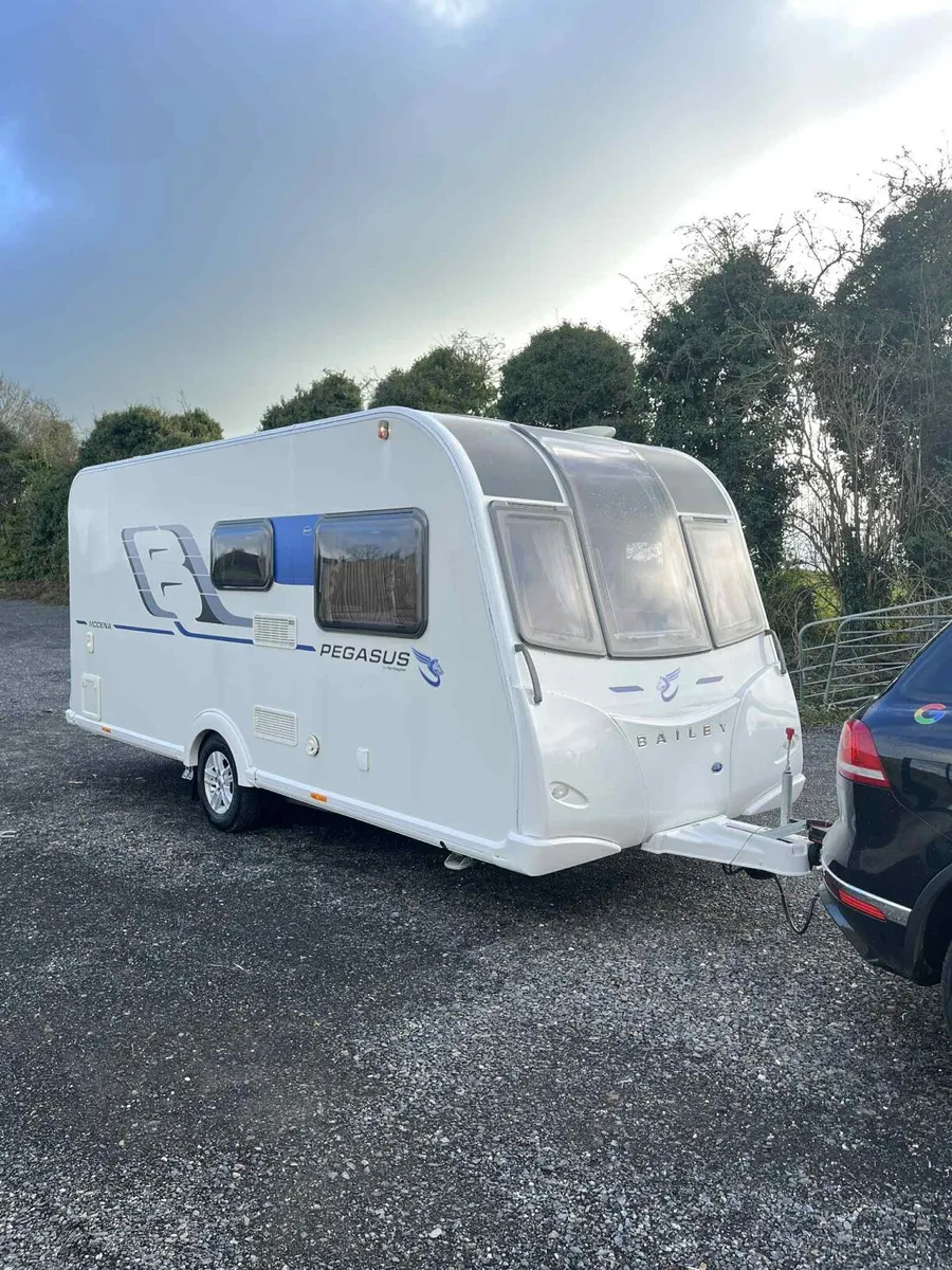 2017 Bailey Pegasus 4 Berth Fixed Bed Caravan - Image 2