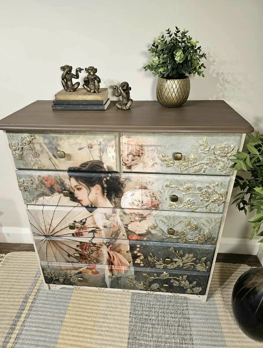 Chest of drawers - Image 1