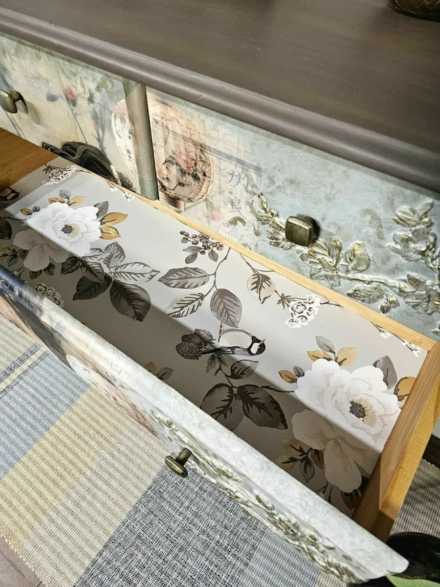 Chest of drawers - Image 2