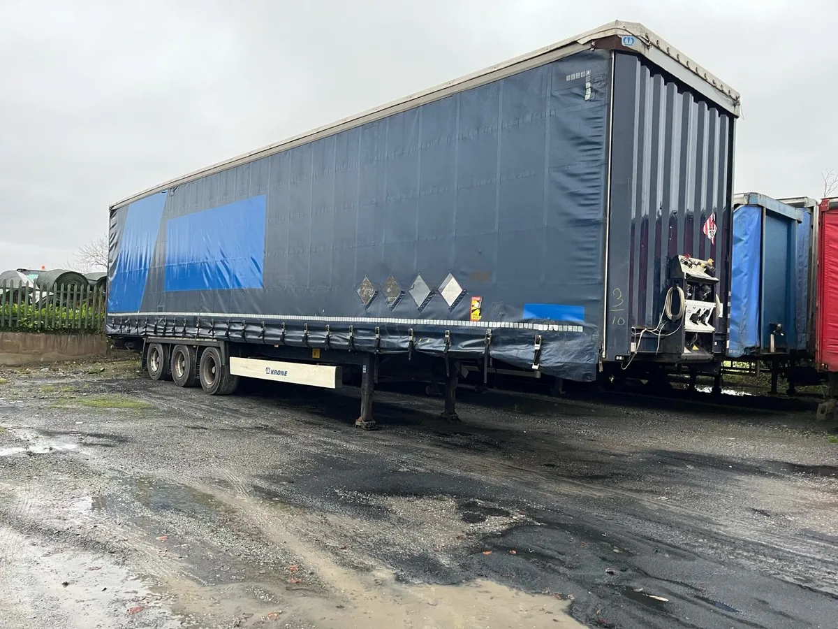 Bale trailers - Image 1