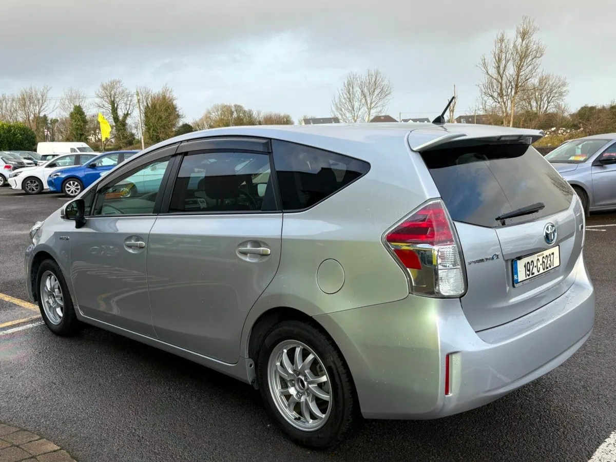 Toyota Prius 1.8 Hybrid - Image 4