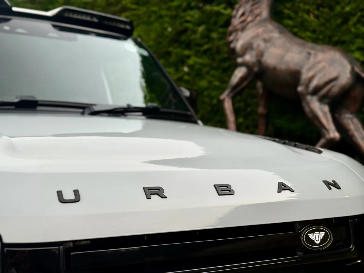 Defender 90 URBAN SPEC 3.0 Diesel crew cab - Image 3
