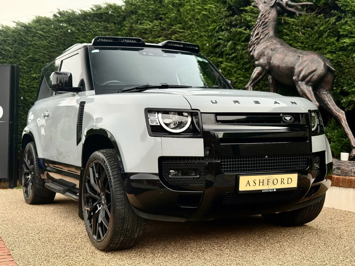 Defender 90 URBAN SPEC 3.0 Diesel crew cab - Image 1