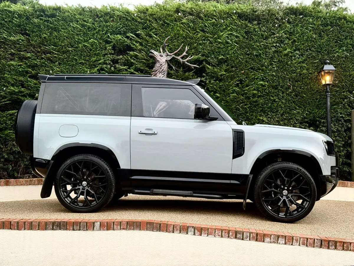 Defender 90 URBAN SPEC 3.0 Diesel crew cab - Image 4