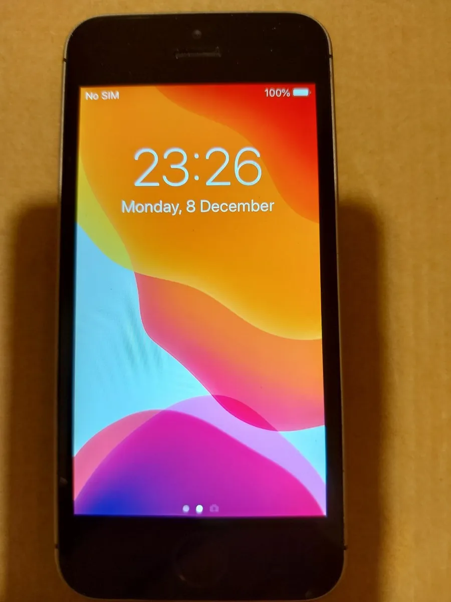 Apple iPhone SE, 64GB, Battery Health 90% - Image 2