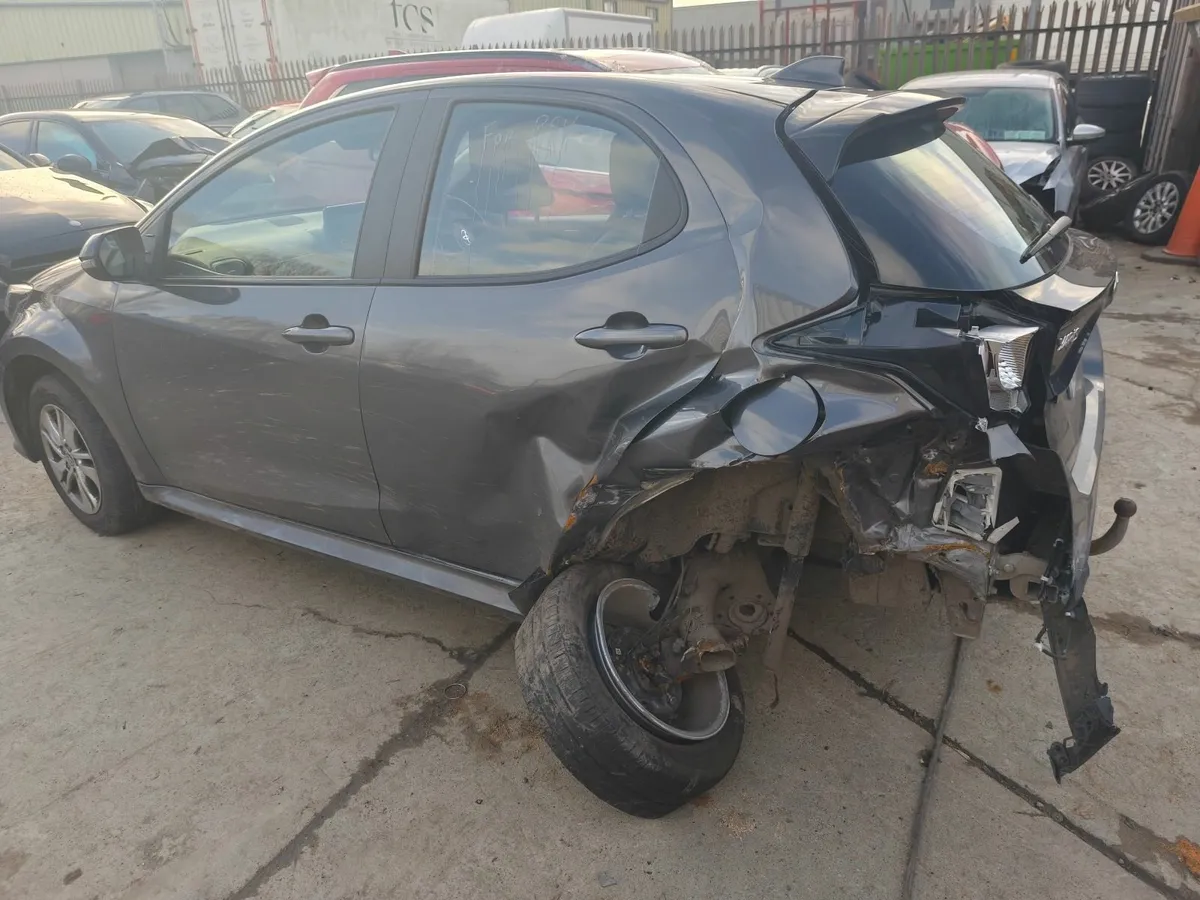 2024 toyota yaris - Image 2