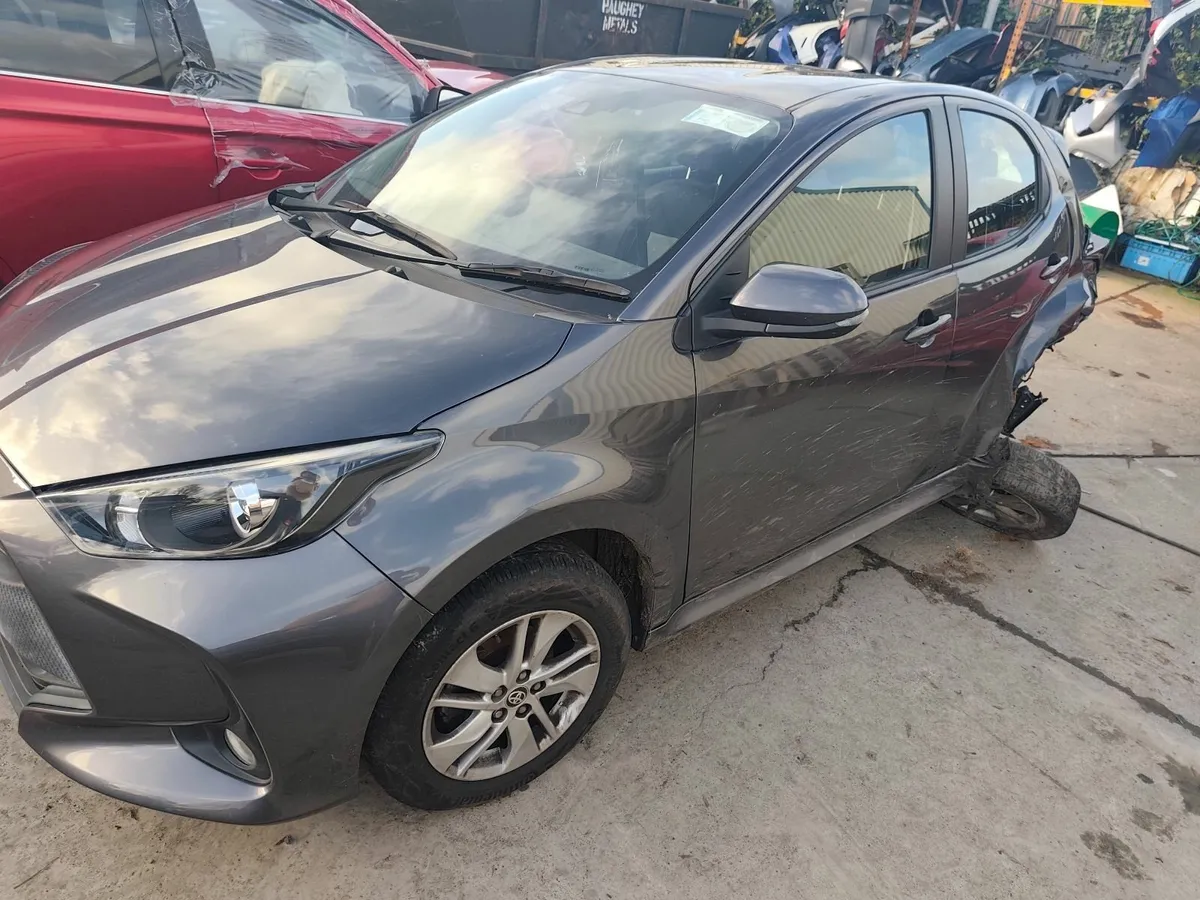 2024 toyota yaris - Image 1