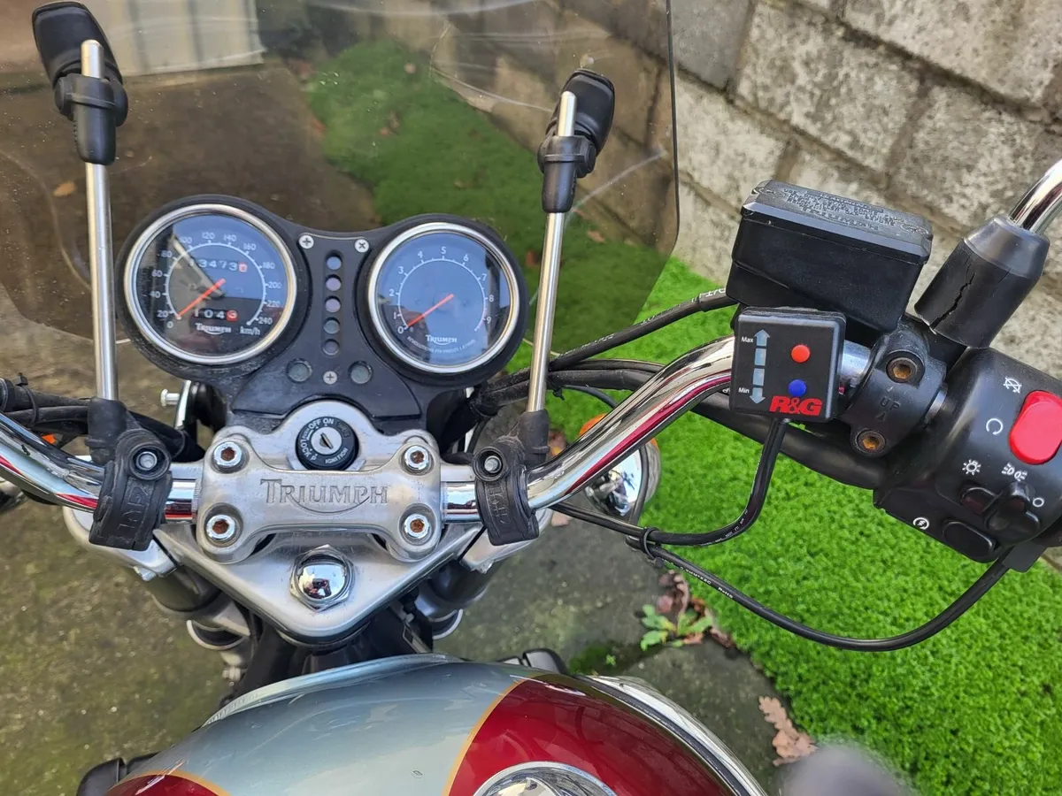 Triumph Other 2001 - Image 3