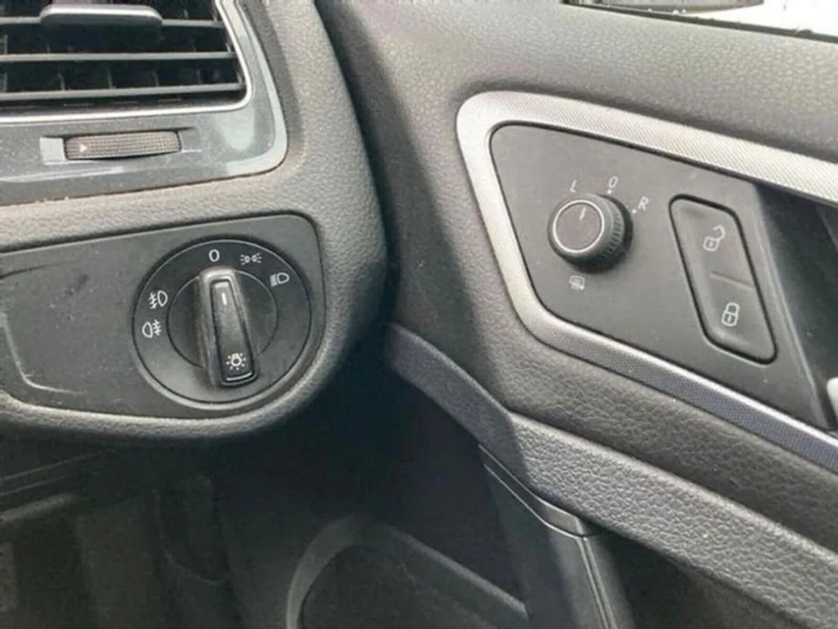 Volkswagen Golf 1.6 - Image 4