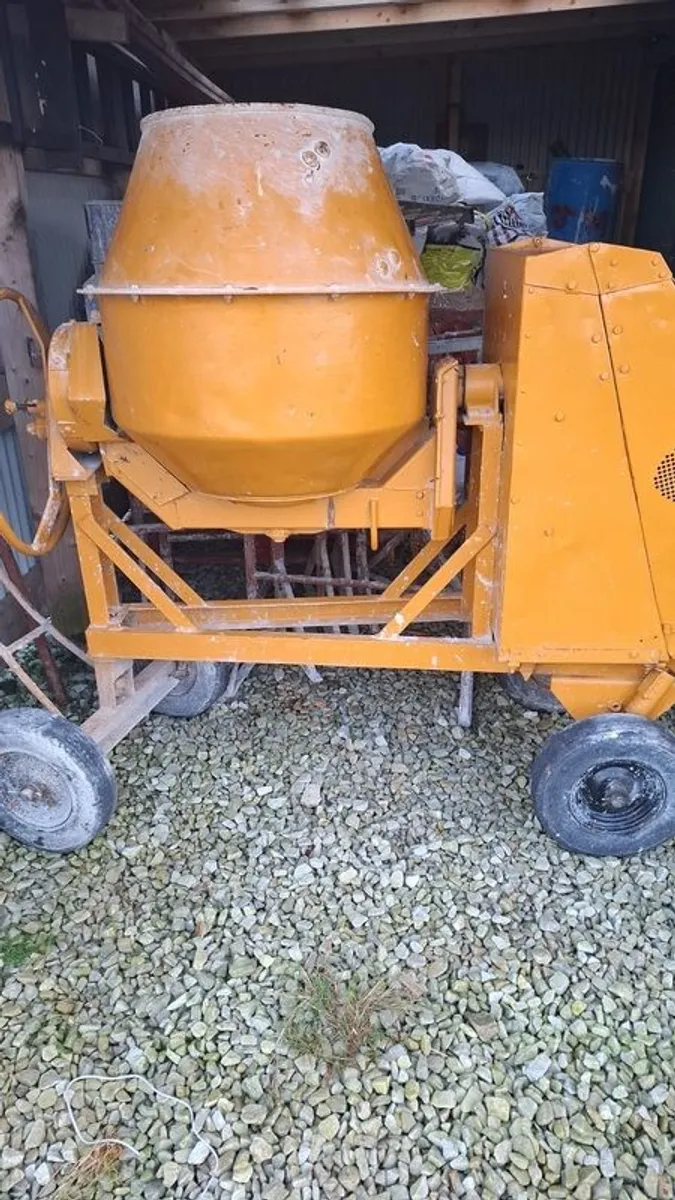 bedford mixer - Image 1