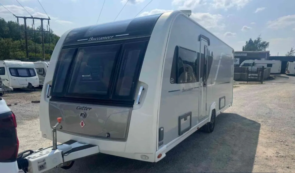 2016 Buccaneer Cutter 4 Berth Island Bed Caravan - Image 2
