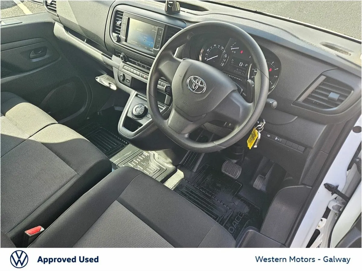Toyota Proace CARistmas  Drive Home a Deal! 2.0(14 - Image 2