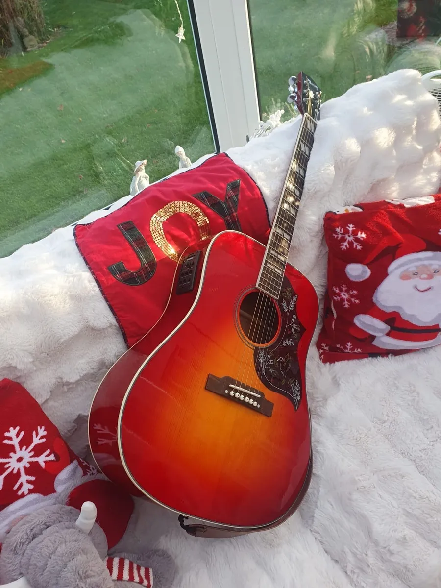 Gibson Hummingbird Guitar - Image 2