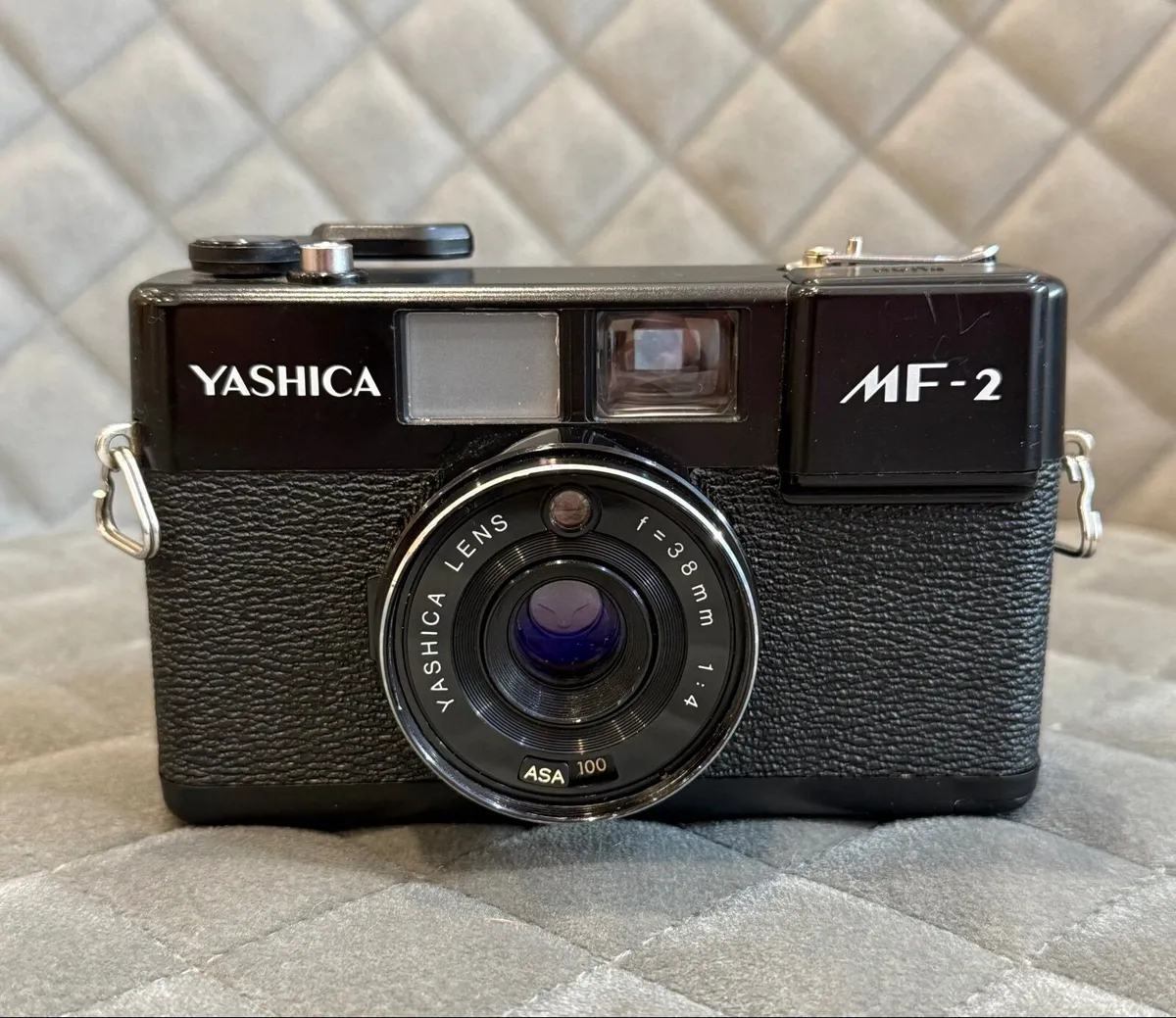 Yashica MF 2 film camera (read) - Image 2