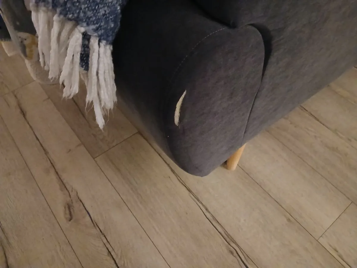 3 and 2 sofa - Image 4