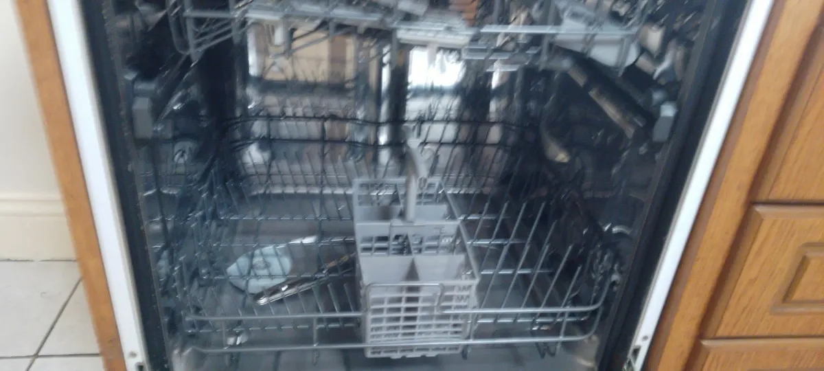 Dishwasher - Image 2