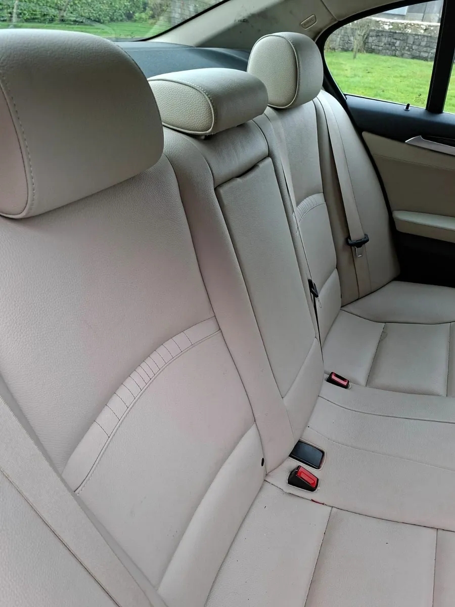 BMW 5-Series 2016 - Image 2