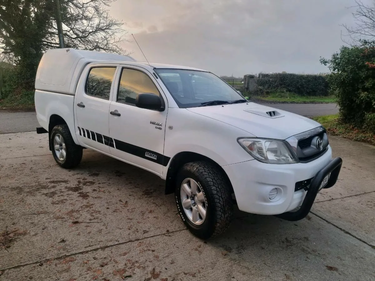 Toyota Hilux 66k miles cvrt 12/26 - Image 1