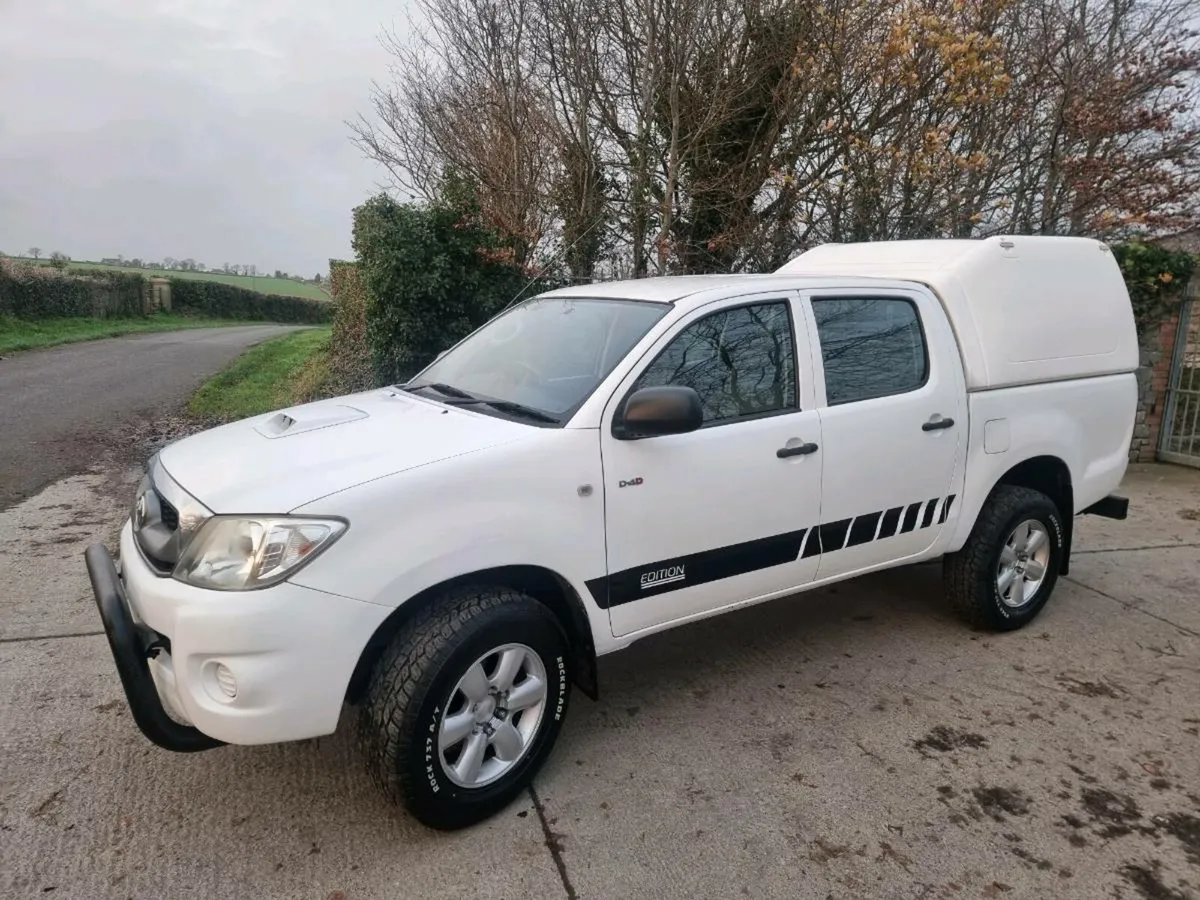 Toyota Hilux 66k miles cvrt 12/26 - Image 2