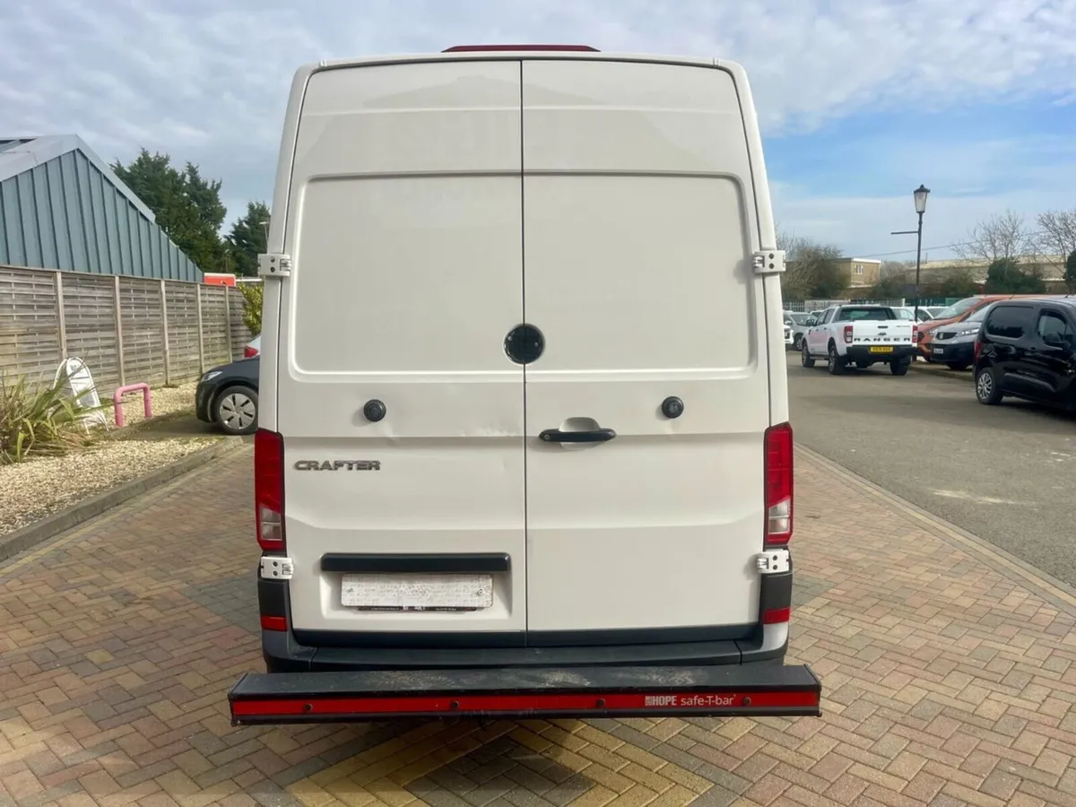 Volkswagen Crafter CR35 TDI 140 LWB FRIDGE VAN - Image 4