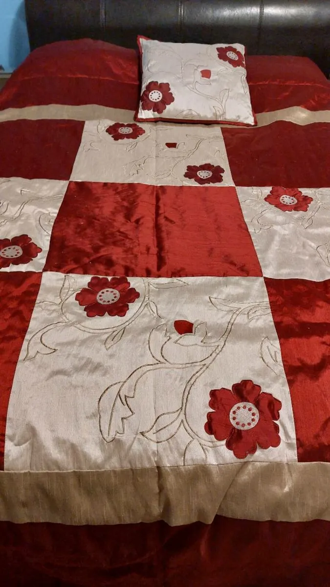 Double bedspread - Image 1