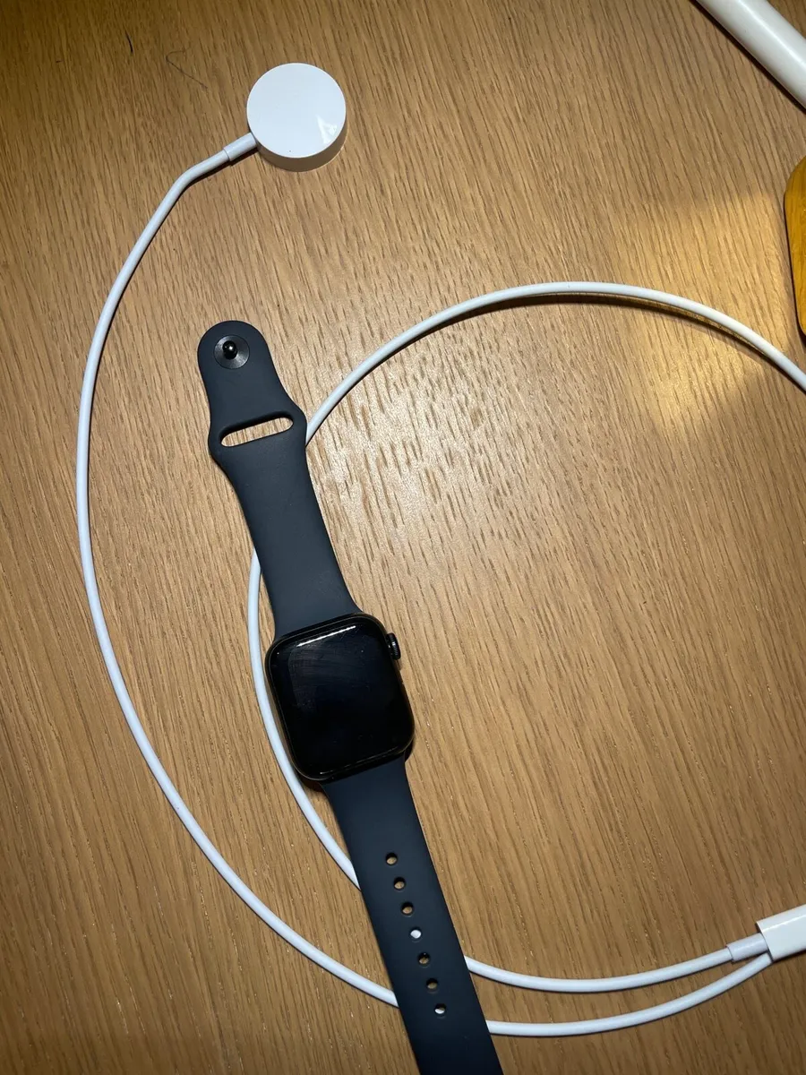 Apple Watch SE 40 mm - Image 4