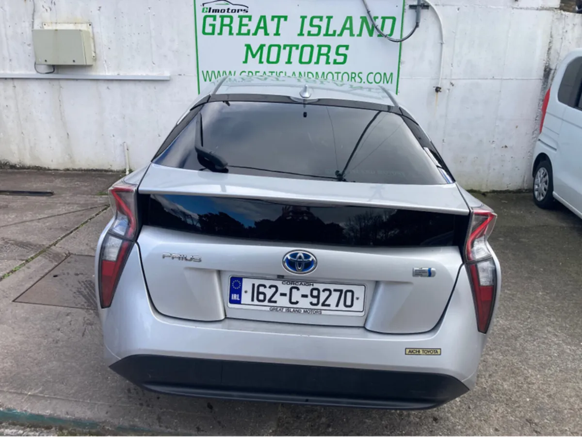 Toyota Prius 1.8 Hybrid - Image 4