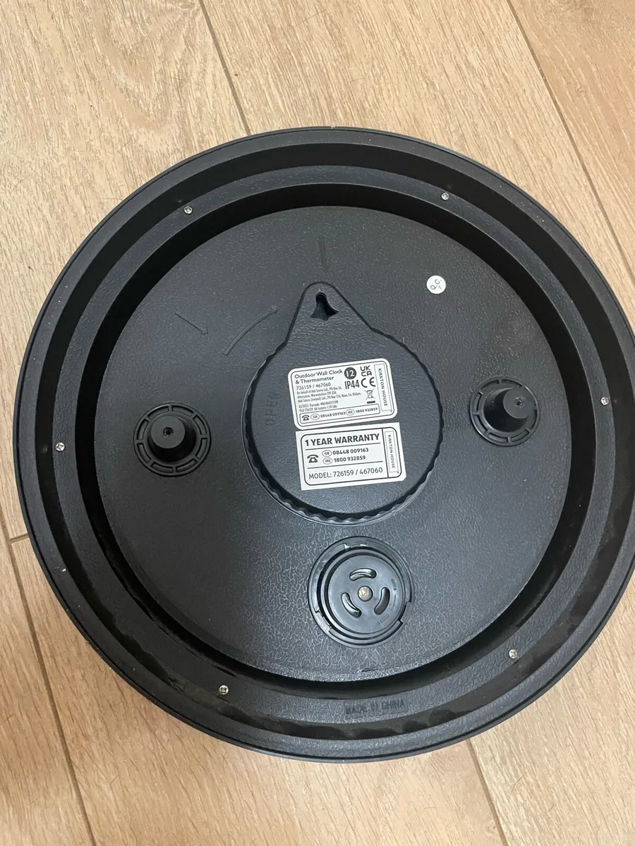 Outdoor/ Indoor clock with thermometer - Image 2