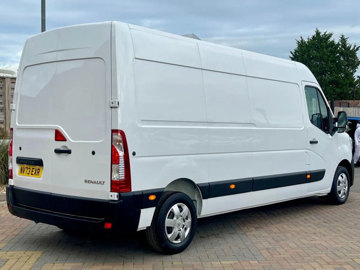 Renault Master LM35 DCI 135 LWB MEDIUM ROOF - Image 2