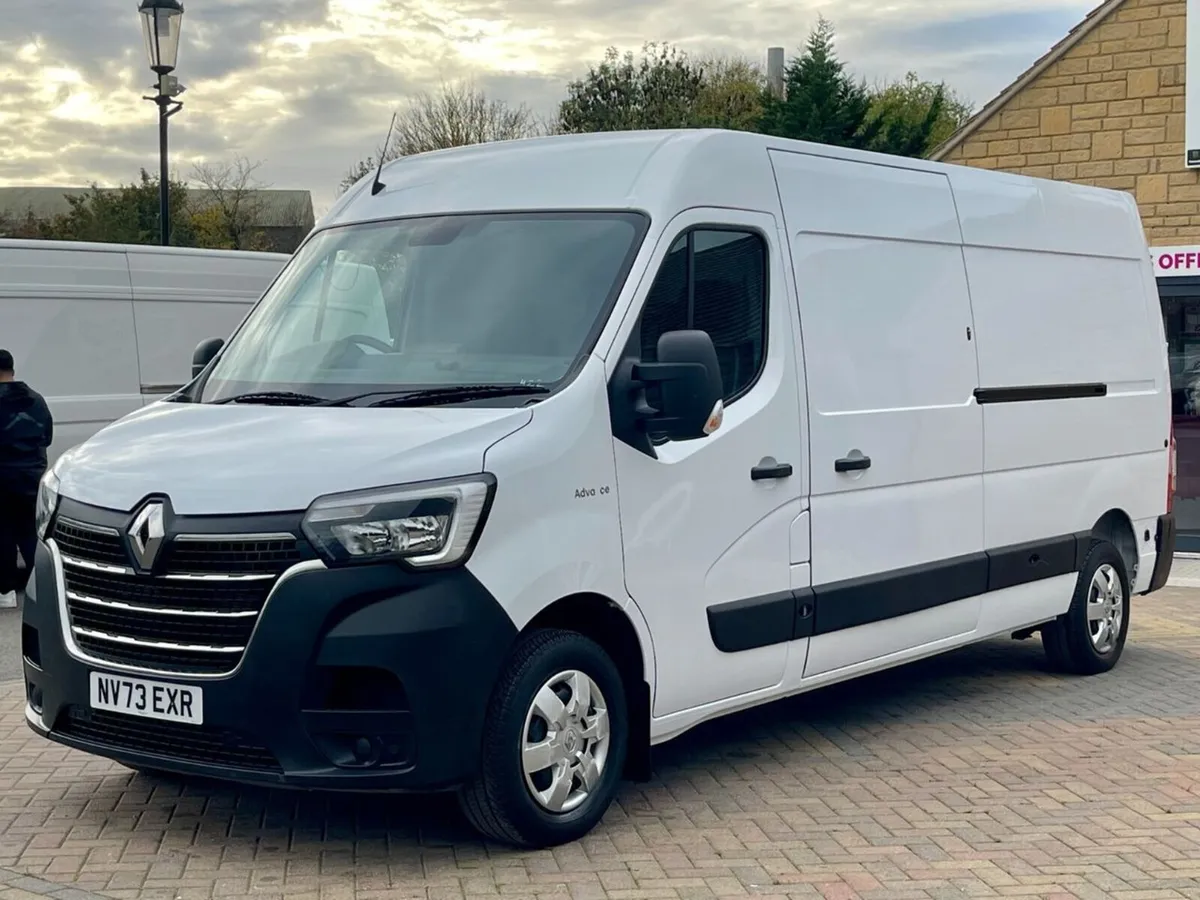 Renault Master MH35 DCI 135 BUSINESS MWB HIGH ROOF - Image 1