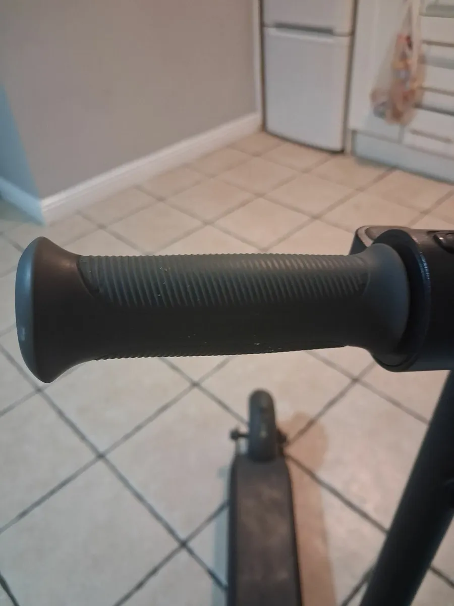 Electric scooter - Image 2