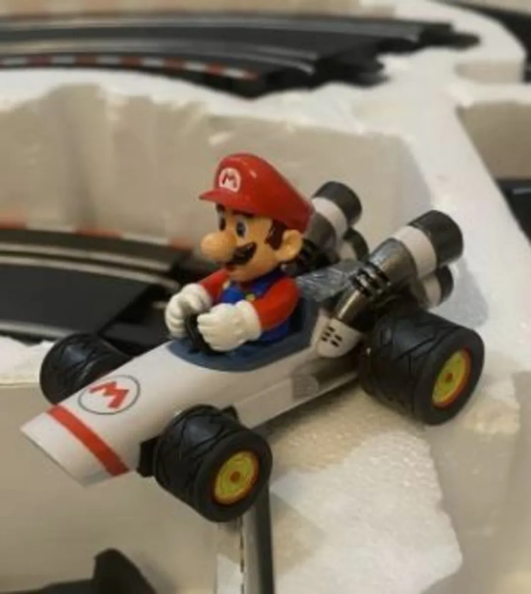 Carrera Go! Mario Kart.. - Image 1