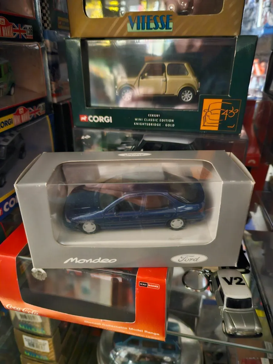 Corgi Ford Mondeo - Image 1
