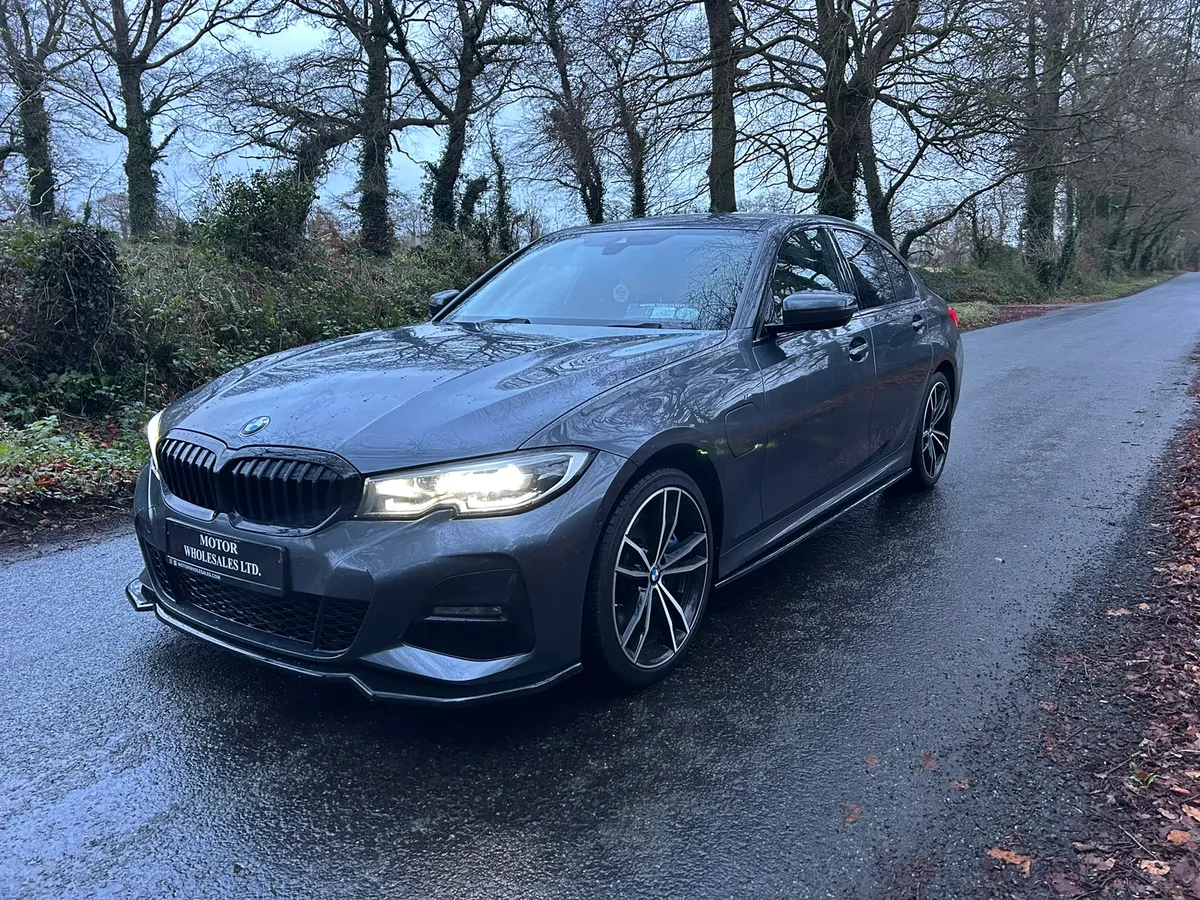 202 BMW 330E M SPORT MINERAL GREY LOW KMS - Image 2