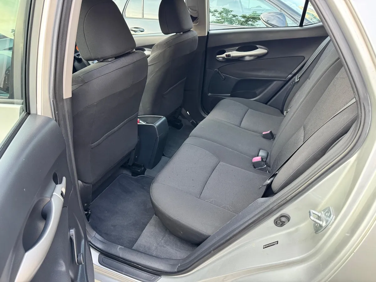 Toyota Auris T2 - Image 4