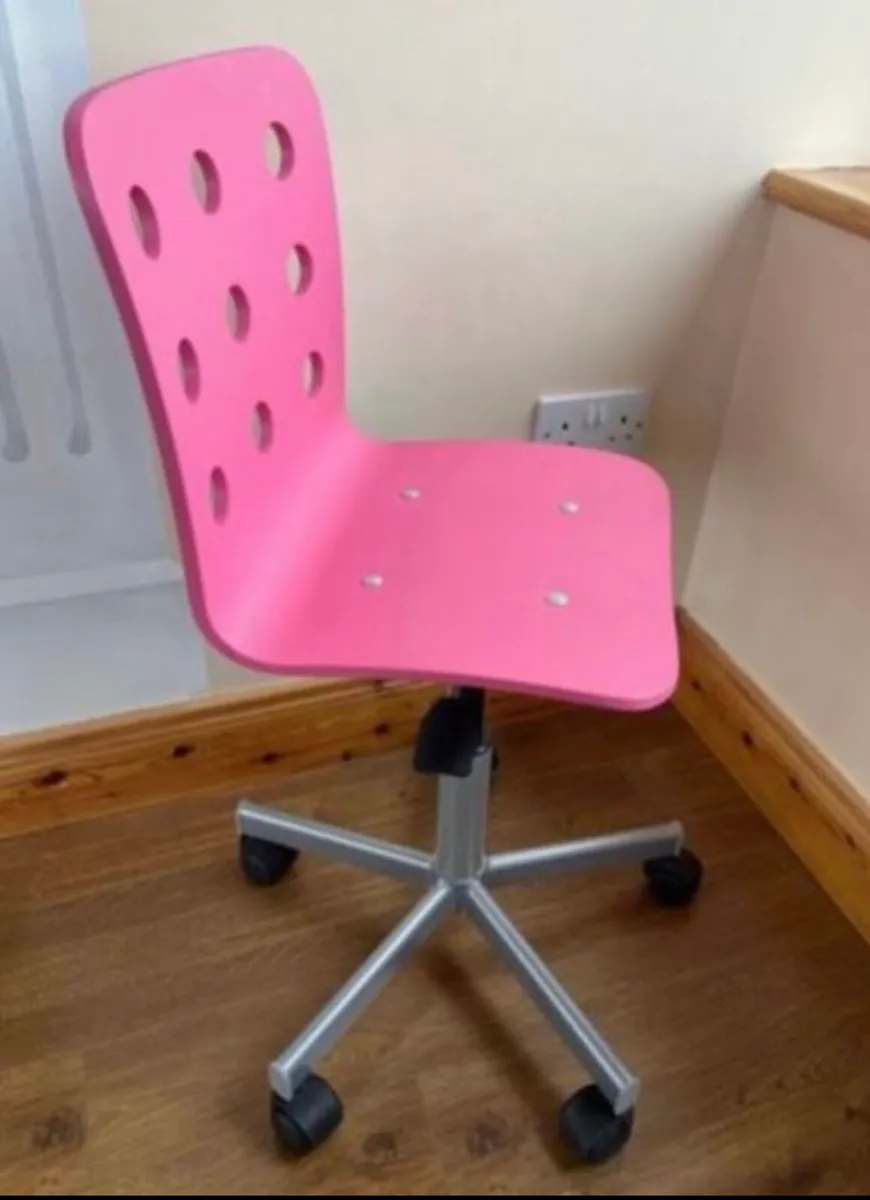 Pink Girls Chair - Image 1